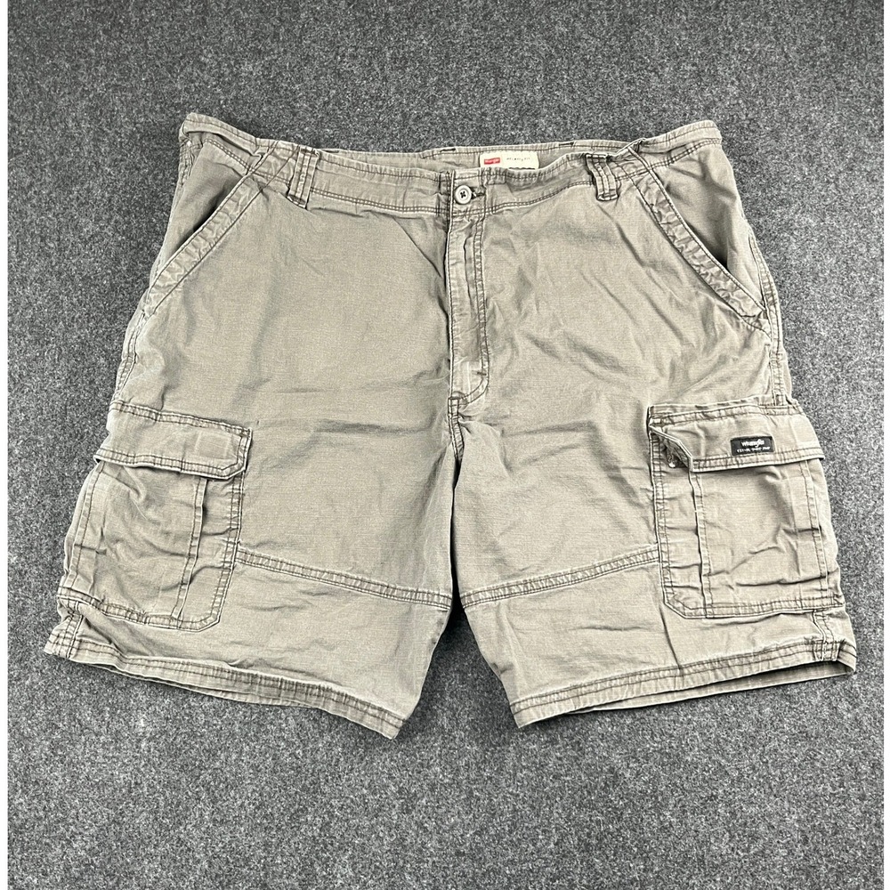 Wrangler Mens Relaxed Fit Cargo Shorts Green Gray Size 40 Ripstop Utility